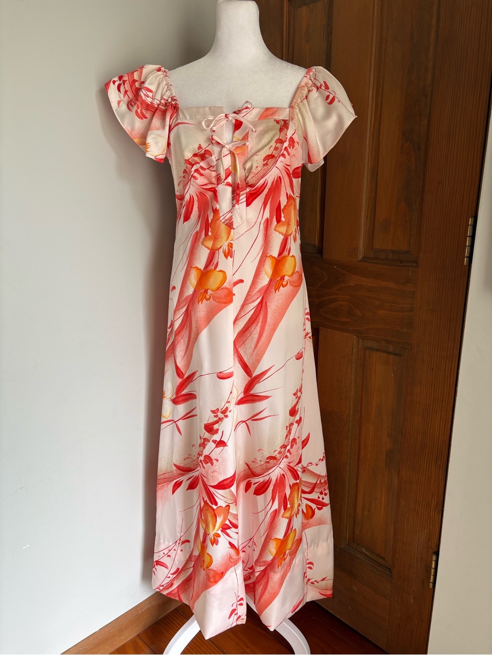 Vintage 70s Malama Sophisticates Hawaii Size 9 Bow Tie Front Floral Hippie Dress